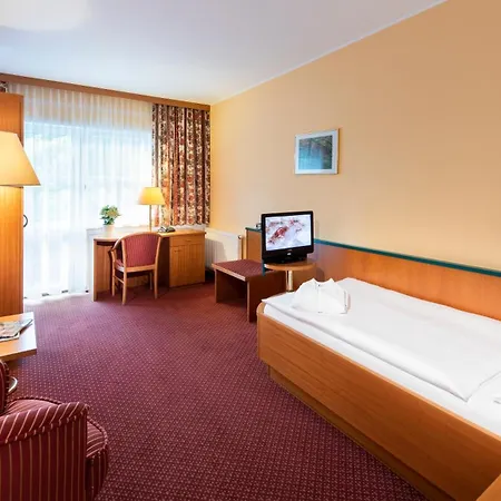 Eviva Im Parkhotel באד הל